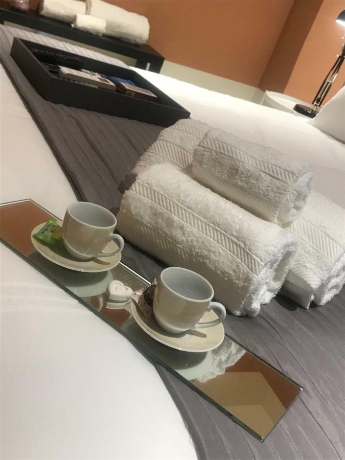 Tresette Toledo Bed & Breakfast Napoli Bagian luar foto