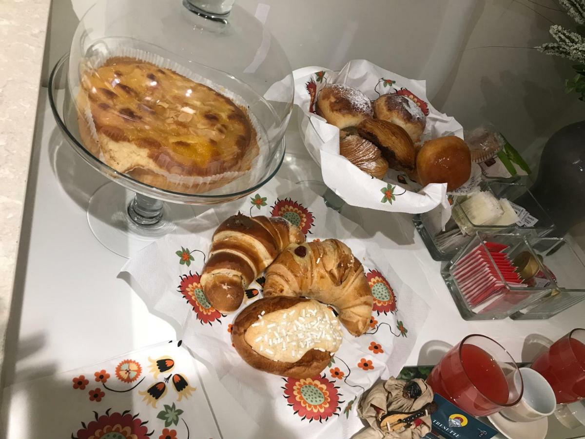 Tresette Toledo Bed & Breakfast Napoli Bagian luar foto