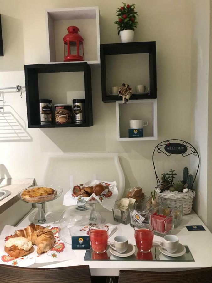 Tresette Toledo Bed & Breakfast Napoli Bagian luar foto