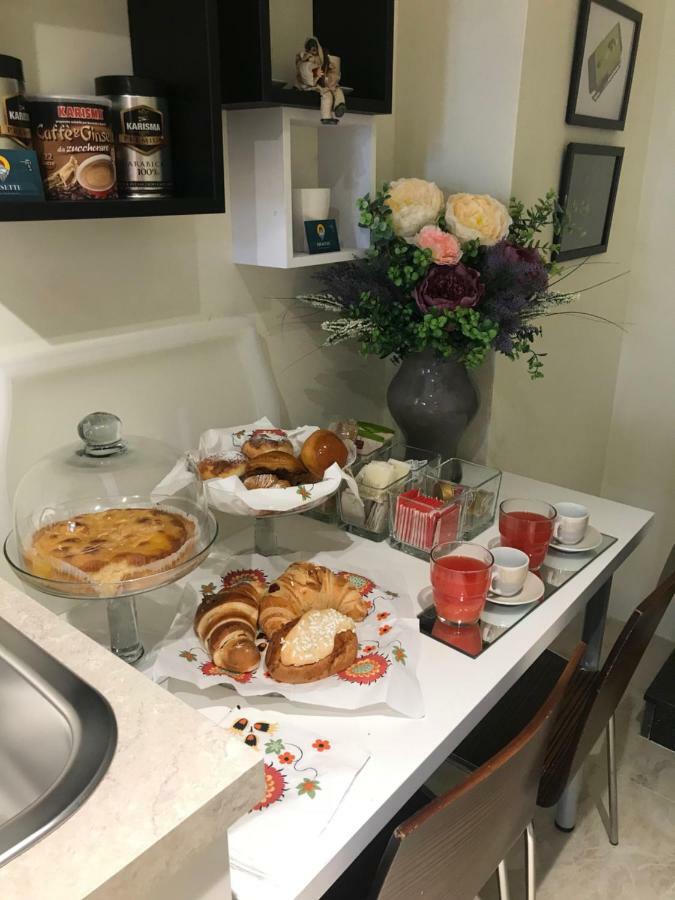 Tresette Toledo Bed & Breakfast Napoli Bagian luar foto