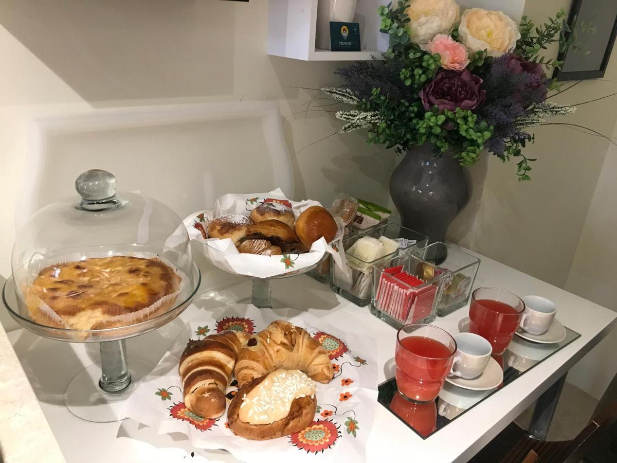 Tresette Toledo Bed & Breakfast Napoli Bagian luar foto
